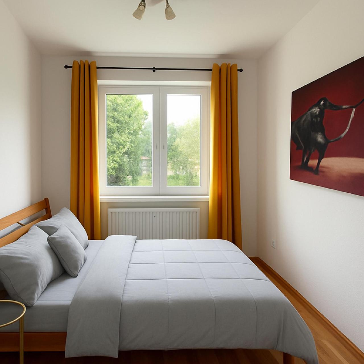 Apartmán 3br Near Center With Parking Bratislava